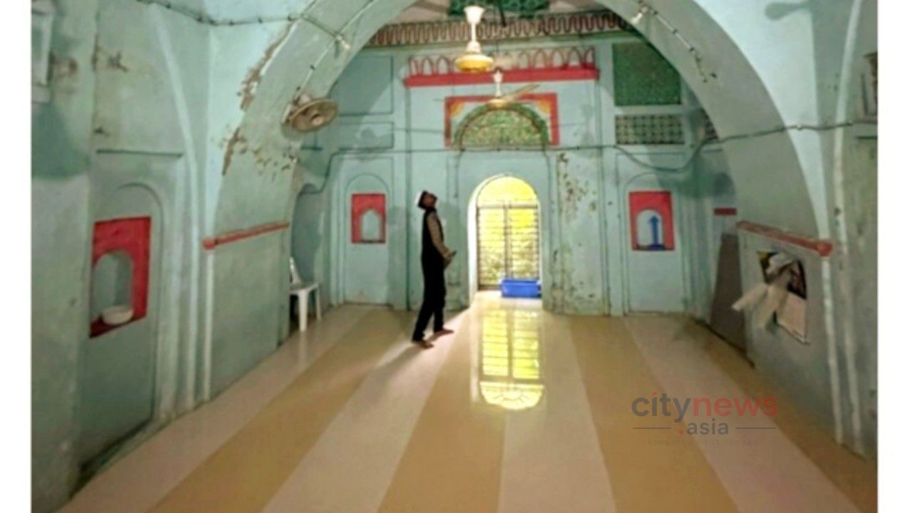 অপমানিত দরবেশ, পুড়ে যাওয়া প্রাসাদ এবং পটিয়ার কুরাকাটনী মসজিদের ইতিহাস