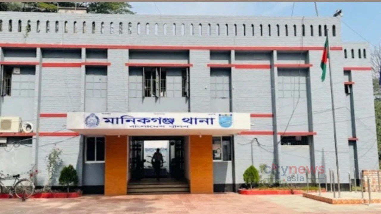 স্বর্ণ ব্যবসায়ী ও ছেলেকে মারধর, রুপা-টাকাসহ ছিনতাইয়ের অভিযোগ