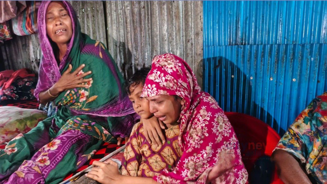 সাগরে ট্রলারডুবি, পাঁচ জেলে নিখোঁজ