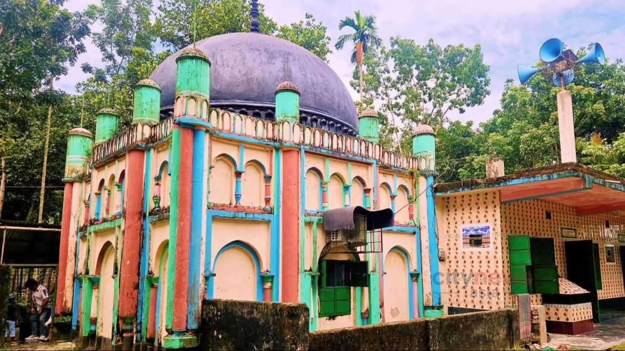 ১৩ গম্বুজের তেরশ্রী মসজিদ, ইতিহাসের নীরব সাক্ষী